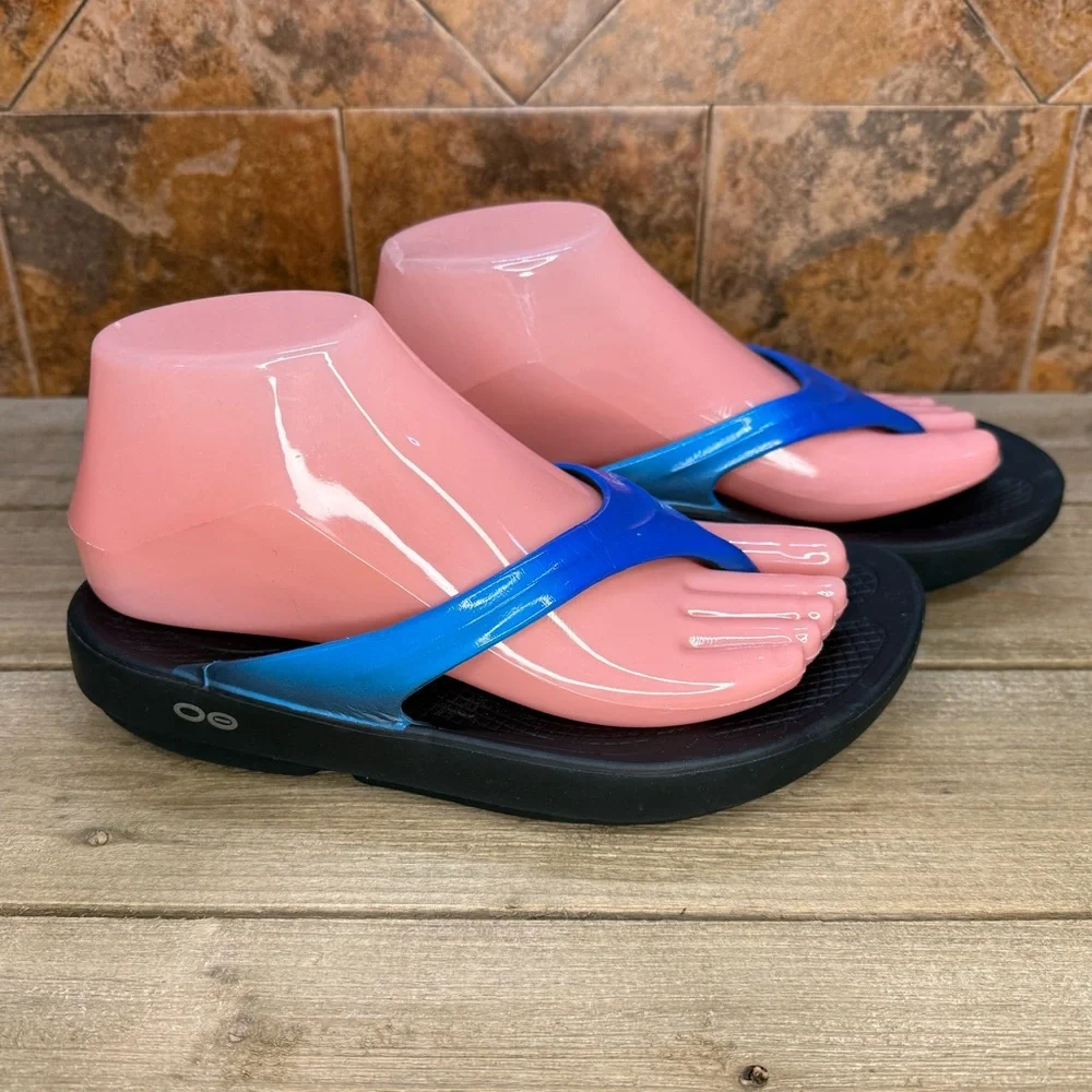 OOFOS flip flops - Picture 4 of 8